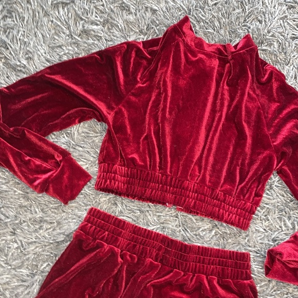 Red maroon velvet track suit shorts set size medium NeW in package - Picture 10 of 12